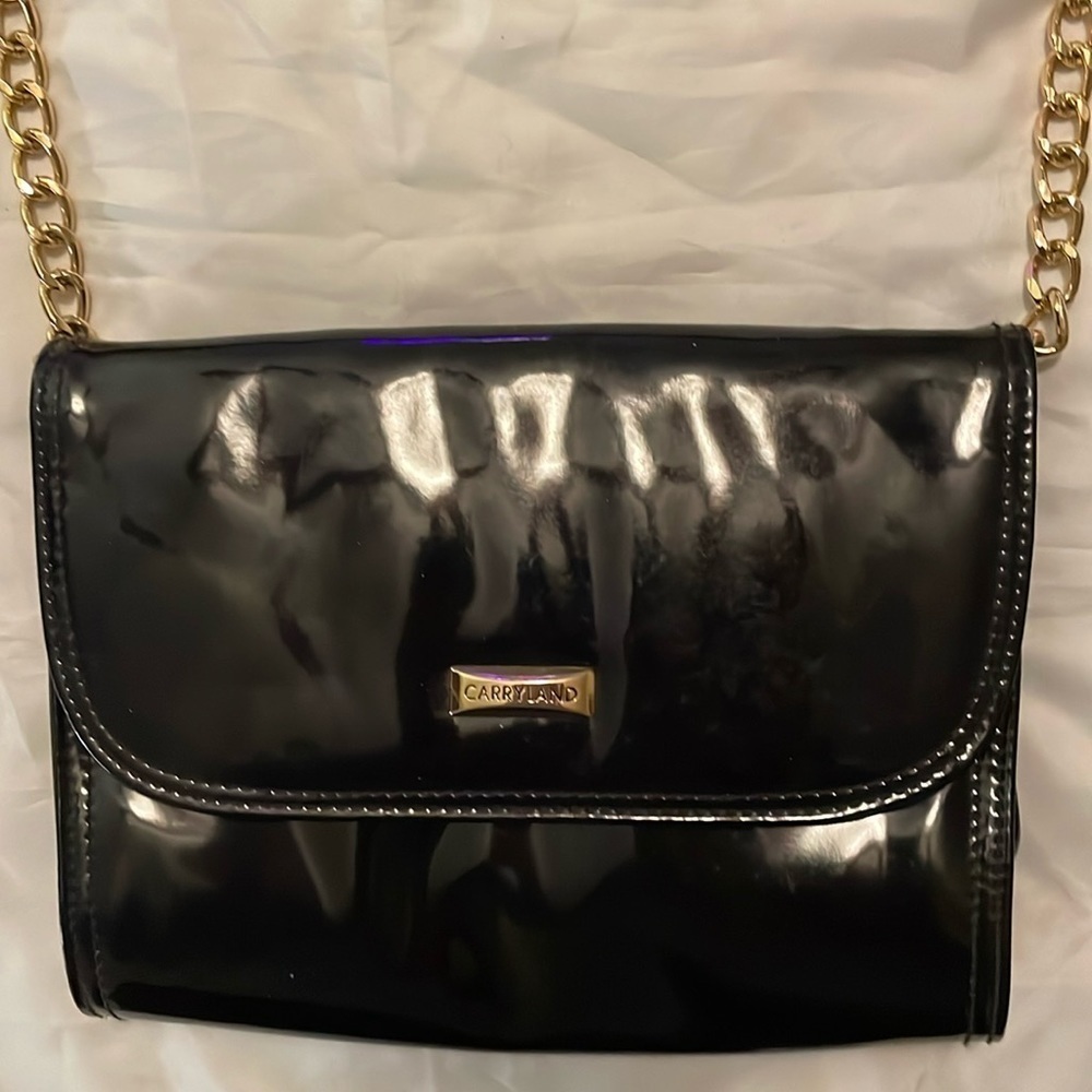 Carryland patent leather purse​​​